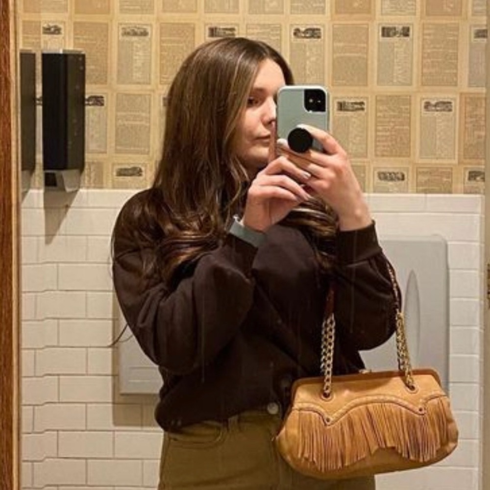 Meet your Posher, Sydney